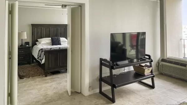 San Antonio, TX 78229,7701 Wurzbach UNIT 703