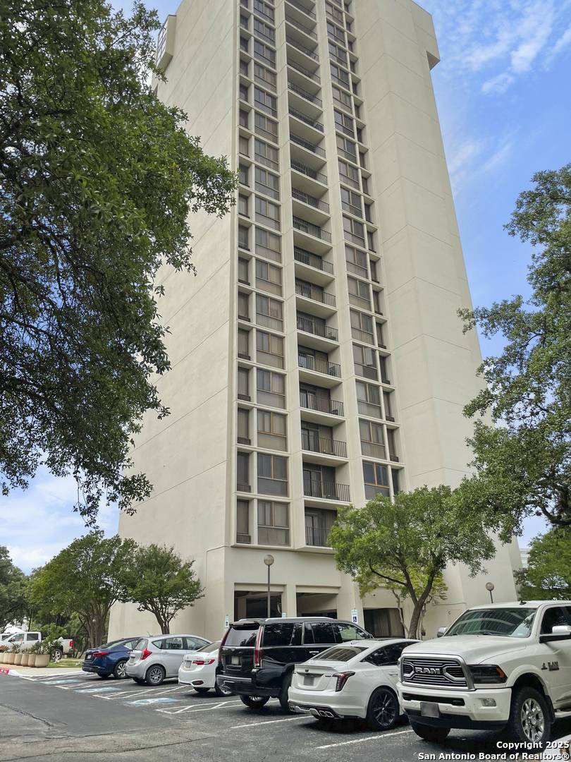 7701 Wurzbach UNIT 703, San Antonio, TX 78229