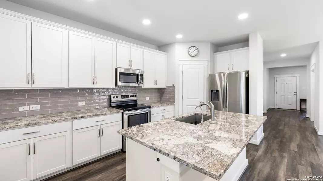 3608 Space Cloud, New Braunfels, TX 78130