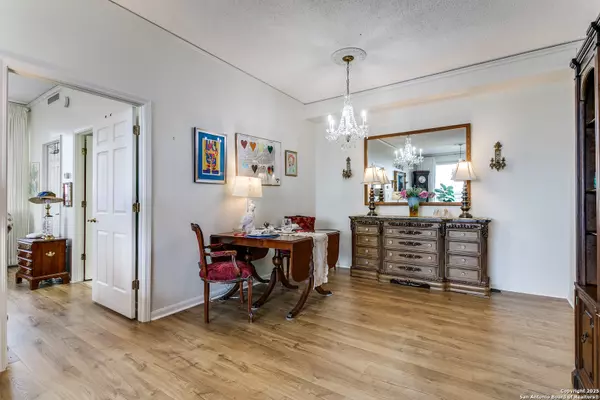 San Antonio, TX 78209,1 Towers Park Ln UNIT 907