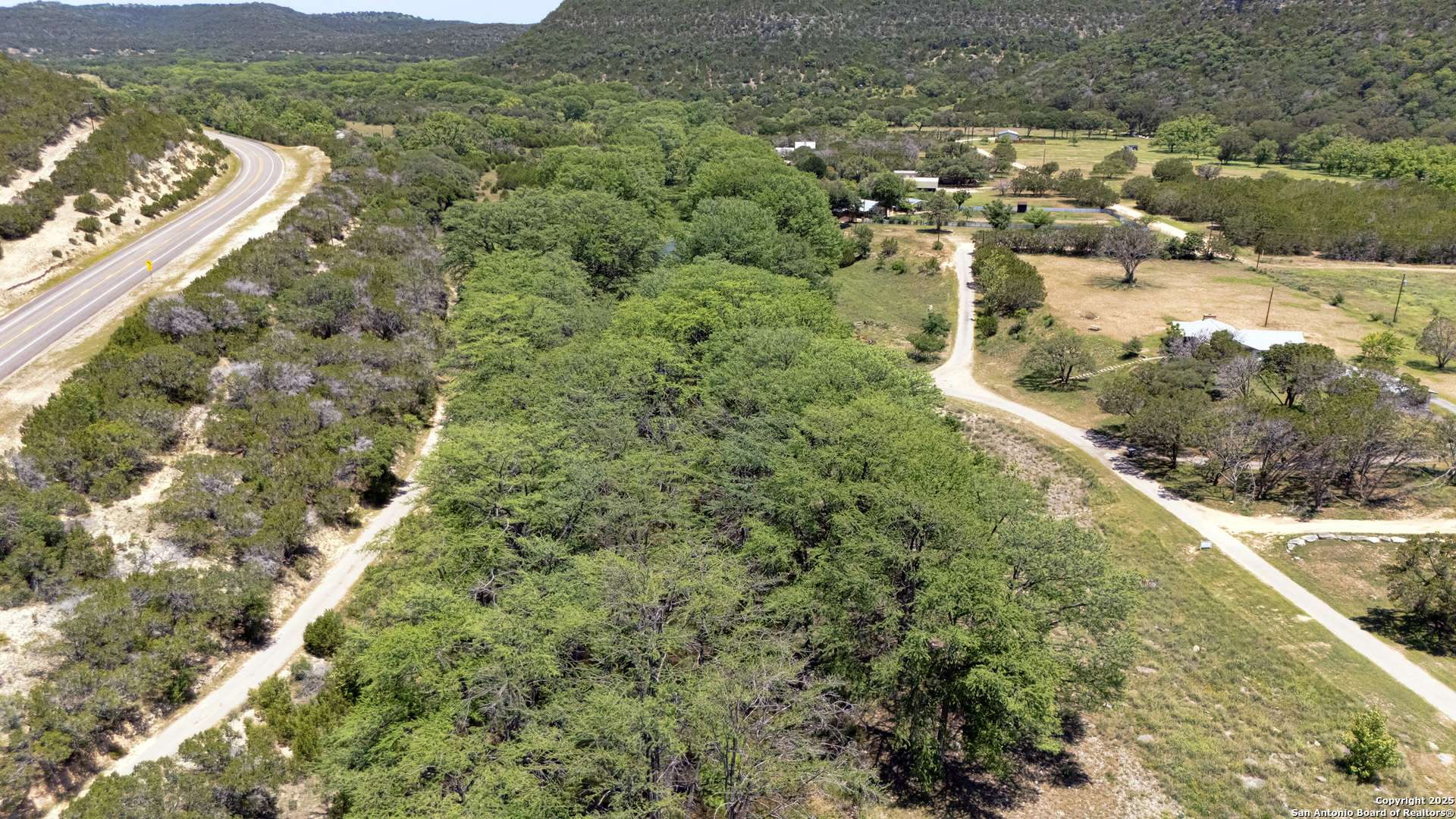 Leakey, TX 78873,211 Roy Chisum Rd