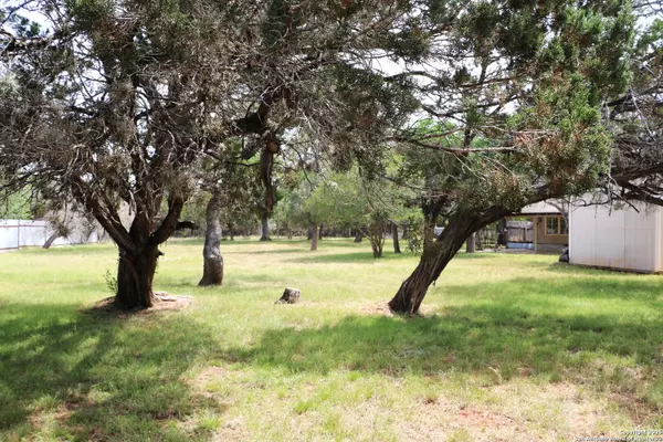 Pipe Creek, TX 78063,1306 Mountain View