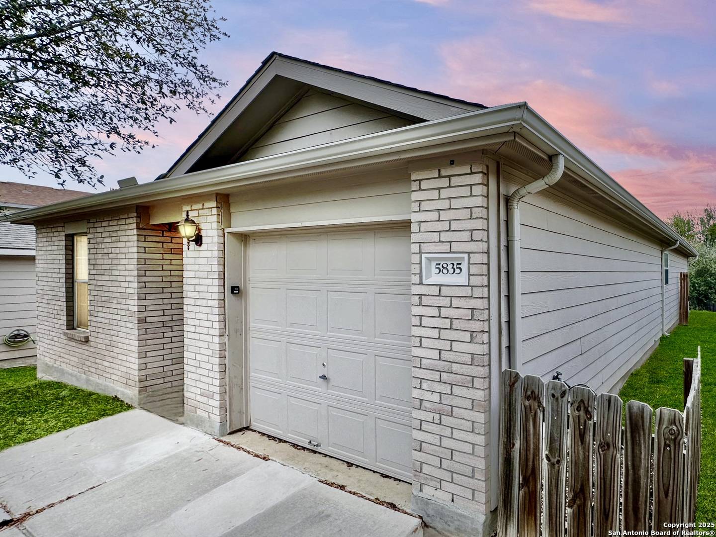 5835 Blonde Canyon, San Antonio, TX 78252