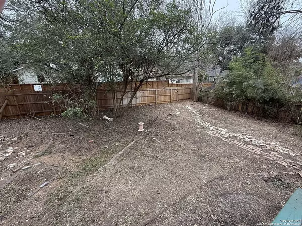 Terrell Hills, TX 78209,425 Canterbury Hill St.
