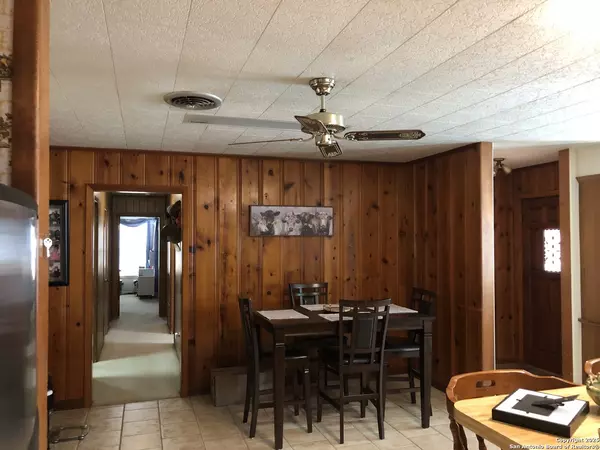 Poteet, TX 78065,660 FM 476