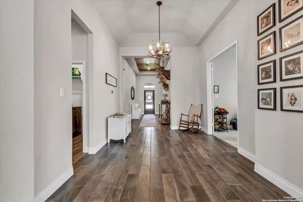 Seguin, TX 78155,2977 Grove