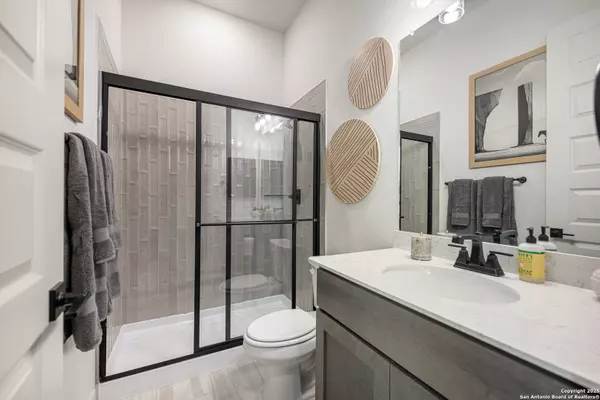 Castroville, TX 78009,411 Poe Pkwy