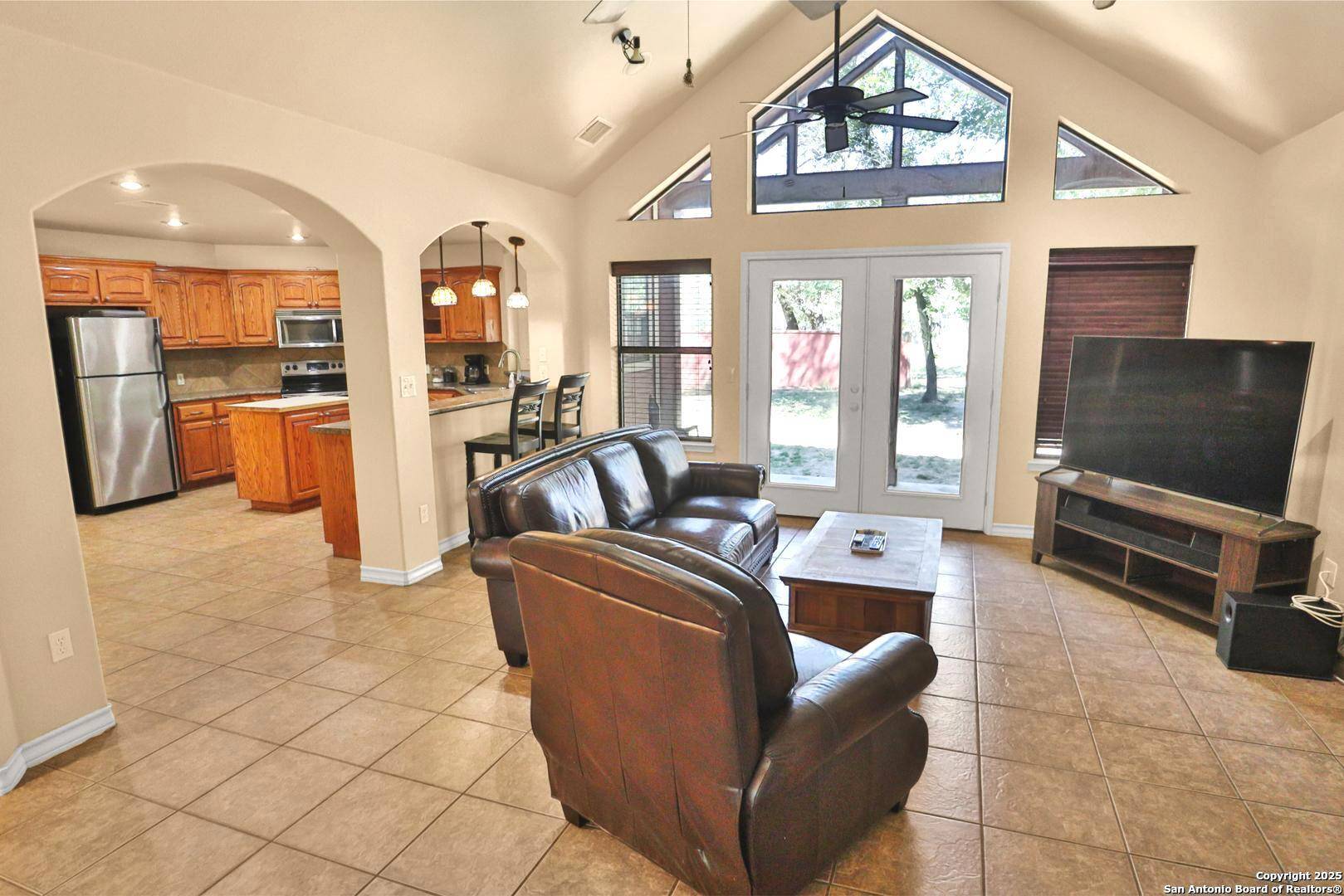 Floresville, TX 78114,118 Willow Creek