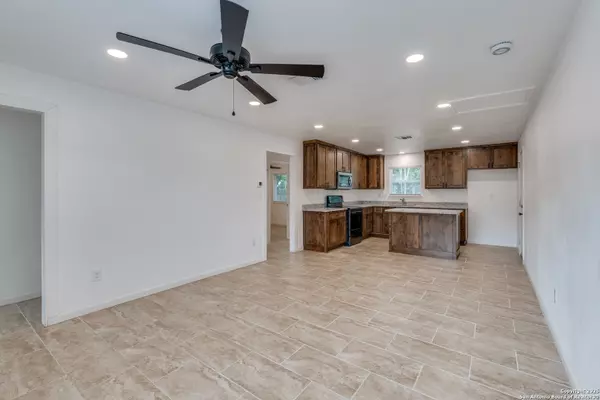 Cibolo, TX 78108,105 Elm