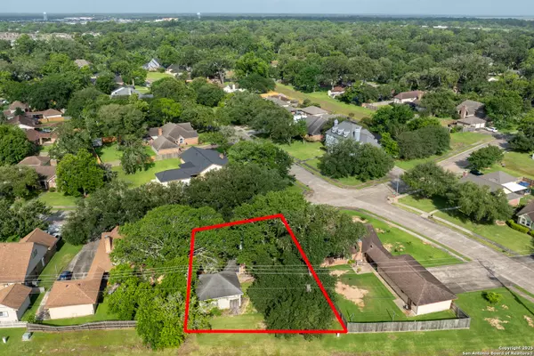 Lake Jackson, TX 77566,210 Daffodil St