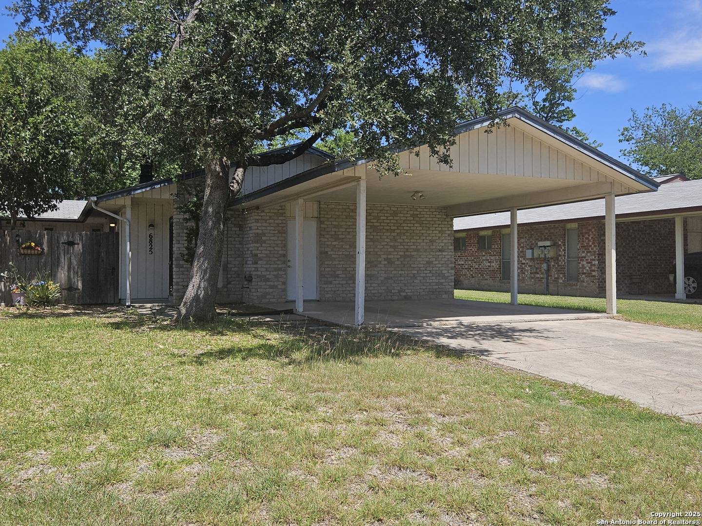 6825 GRASS VALLEY DR, Leon Valley, TX 78238-1319