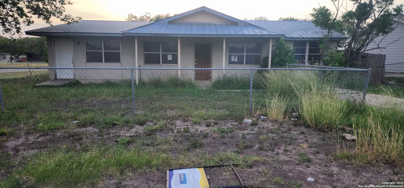 15903 Heidelberg, Lacoste, TX 78039