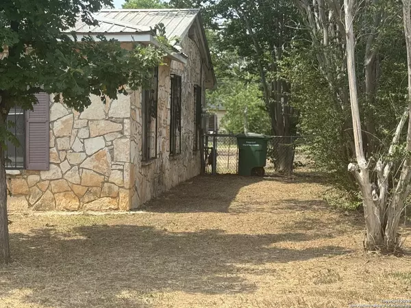 San Antonio, TX 78223,3711 Southport