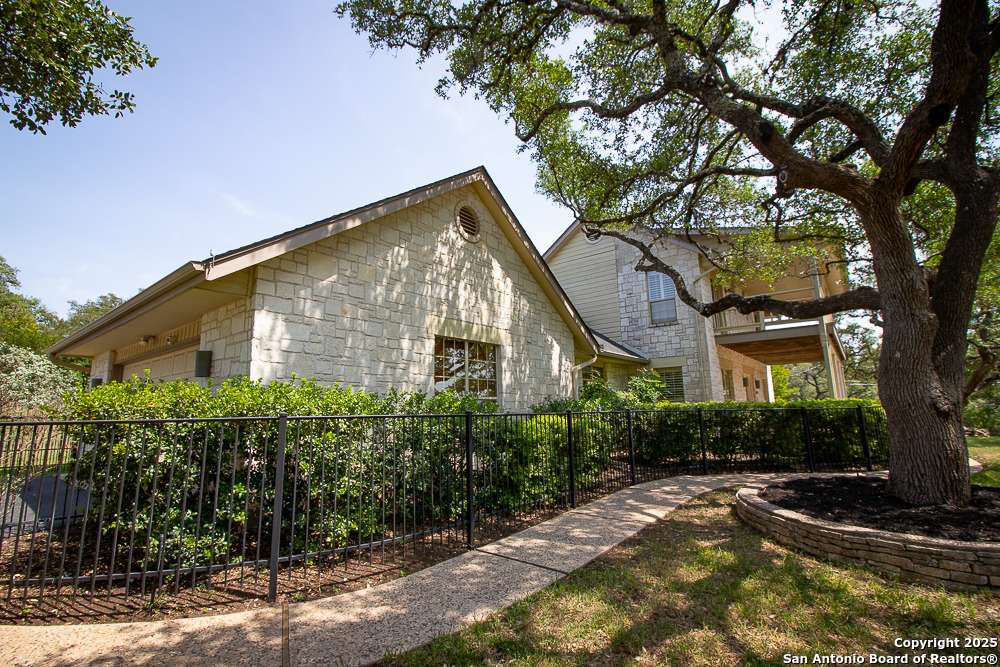 Boerne, TX 78015-4622,8333 TRIPLE CROWN