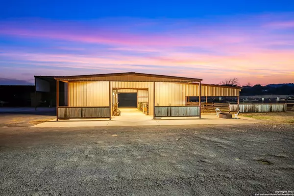 3065 CYPRESS CREEK RD, Comfort, TX 78013