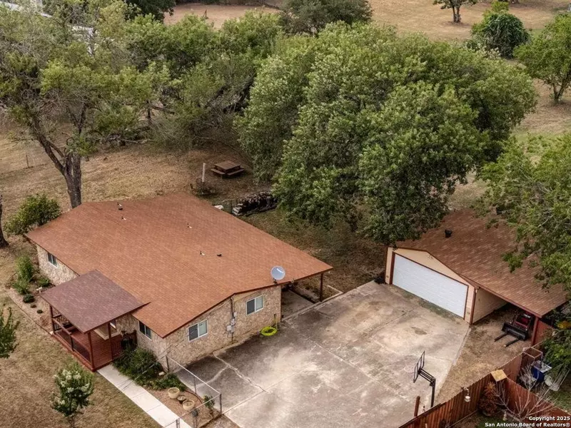 11301 Ford, Adkins, TX 78101