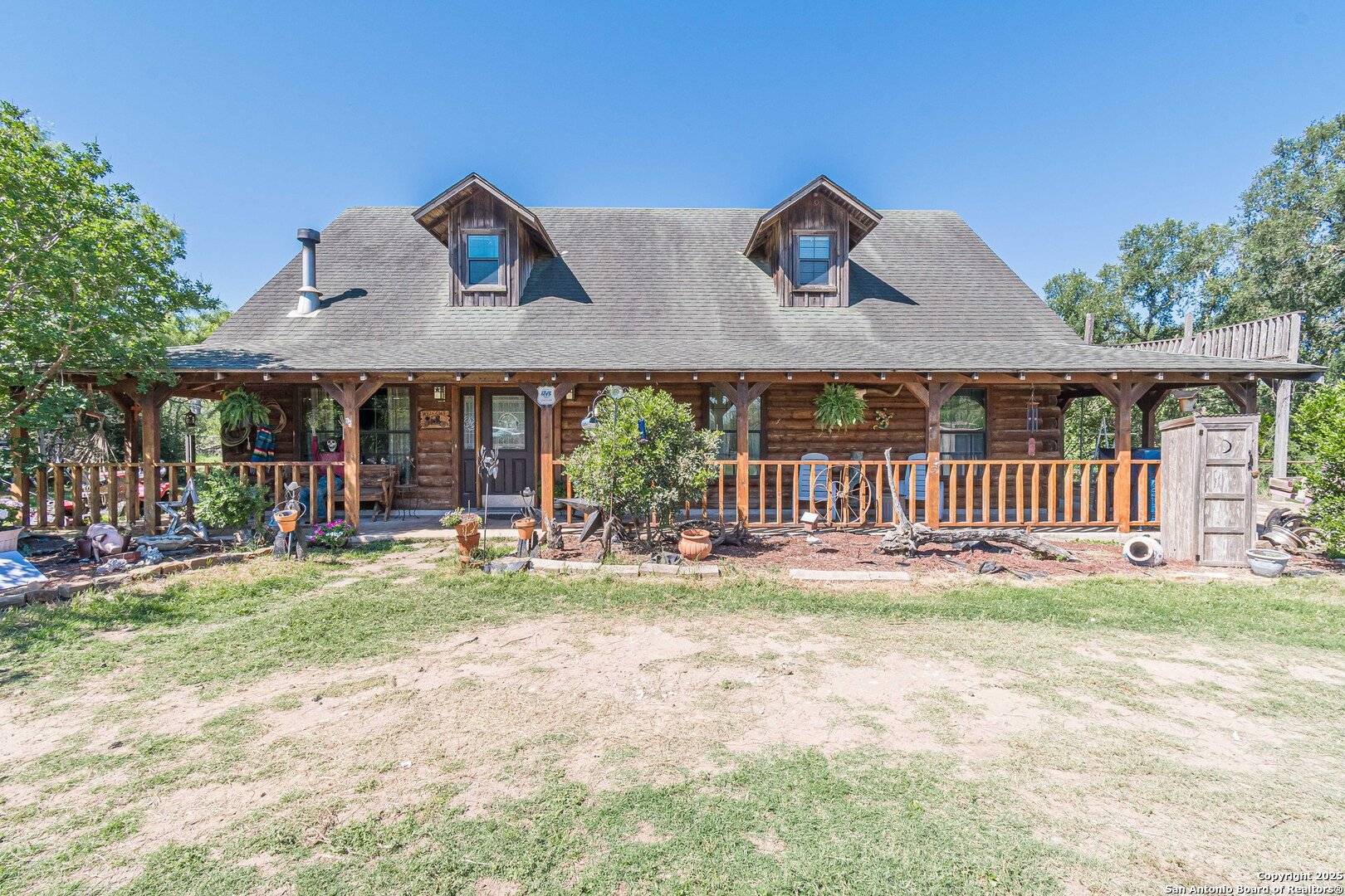 120 Dickerson Road, Bigfoot, TX 78005