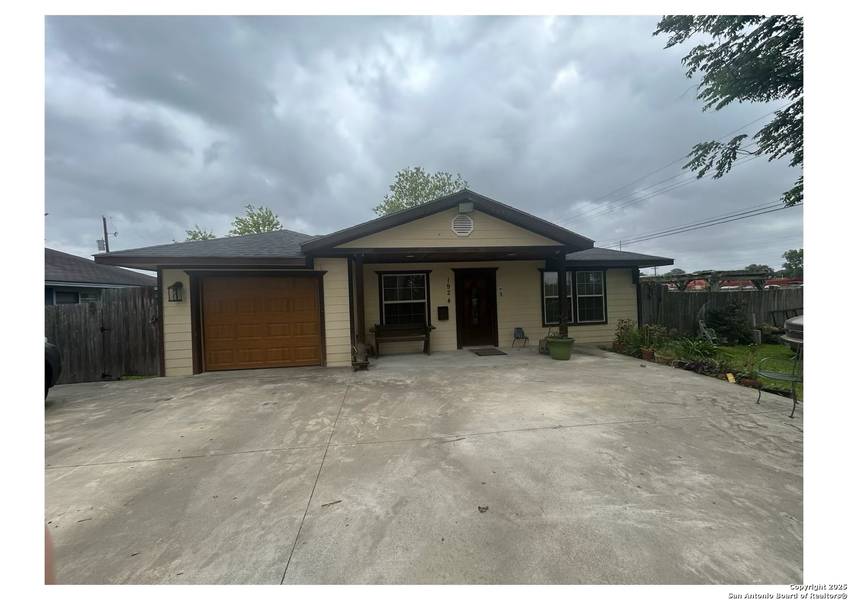 1924 Owens Avenue, Groves, TX 77619