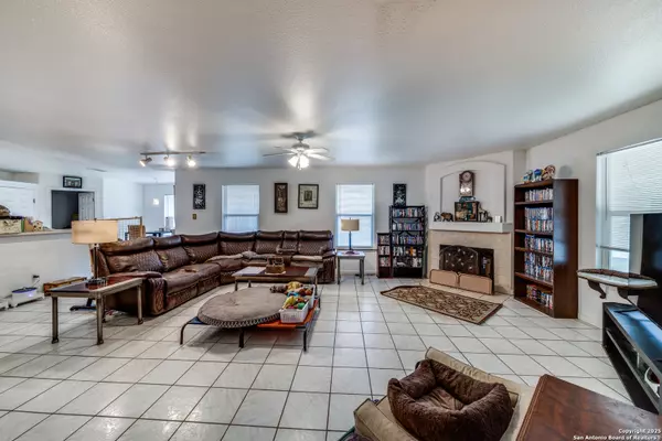 San Antonio, TX 78247,5362 Chestnut View