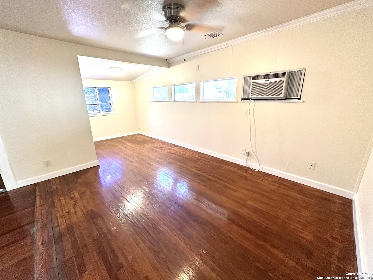 San Antonio, TX 78213,207 Freiling