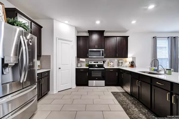 San Antonio, TX 78261,5219 Wolf Bane