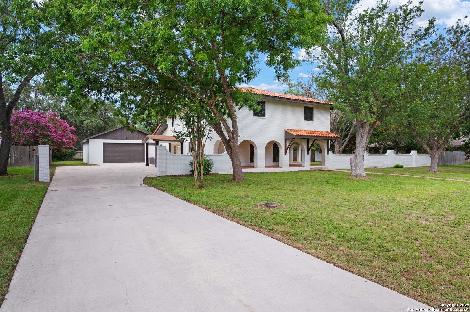Hollywood Park, TX 78232,520 Sagecrest Dr.
