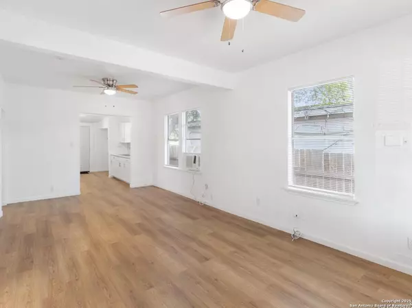 San Antonio, TX 78201,427 Goodrich