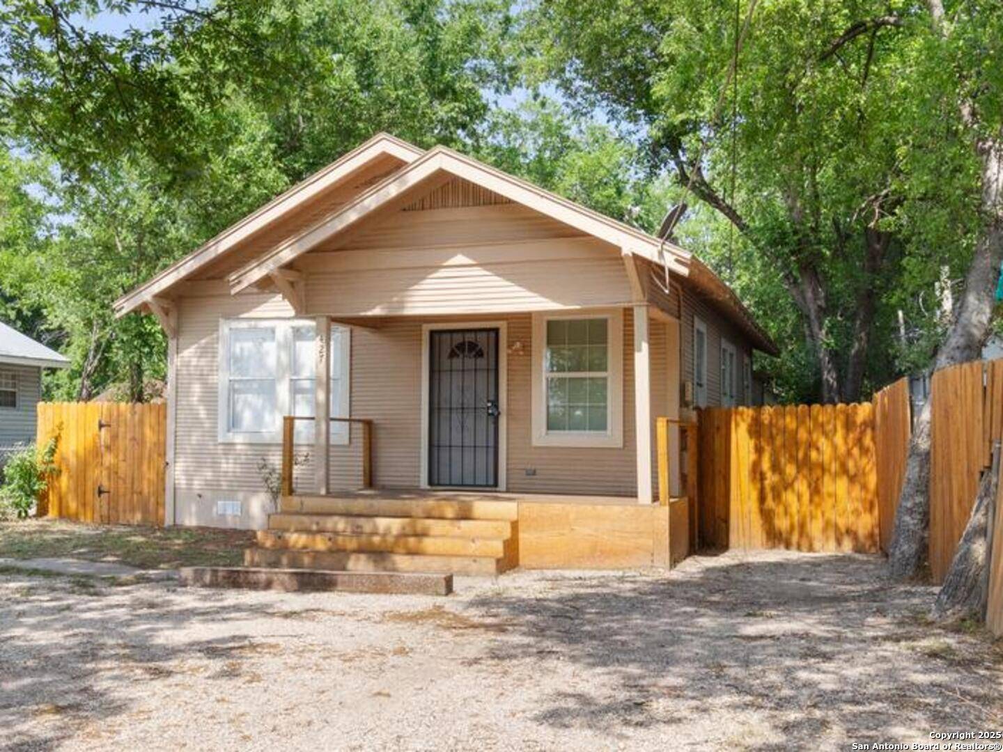 San Antonio, TX 78201,427 Goodrich