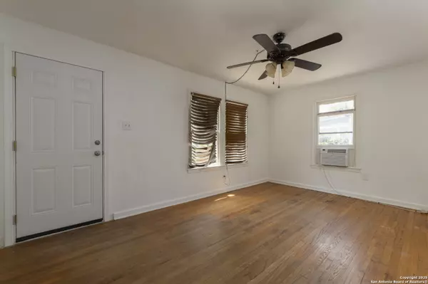 Schertz, TX 78154,511 Wright Ave