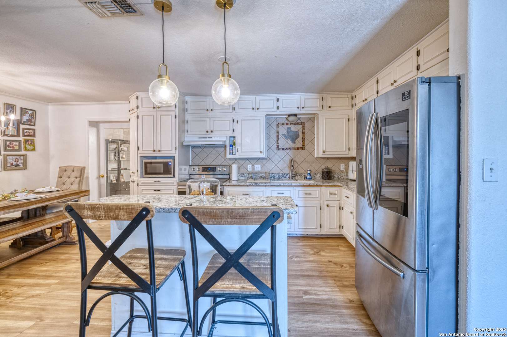 Uvalde, TX 78801,722 Barton