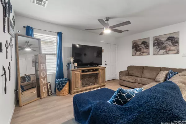 San Antonio, TX 78252-4810,8119 NUBE MEDINA
