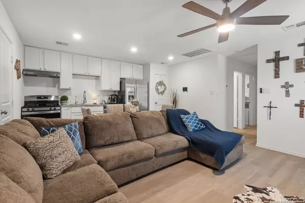 San Antonio, TX 78252-4810,8119 NUBE MEDINA