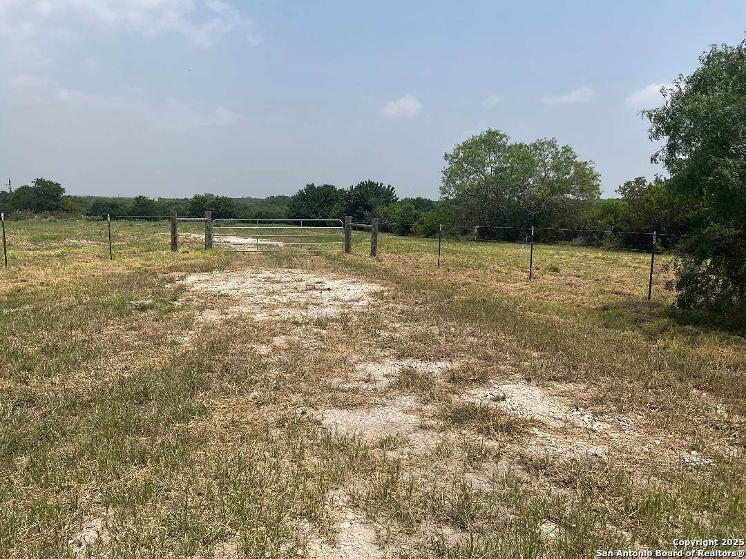 Karnes City, TX 78118,1241 Sh-123