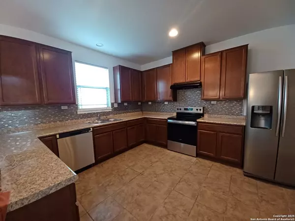 Converse, TX 78109,9819 Hawk Shore