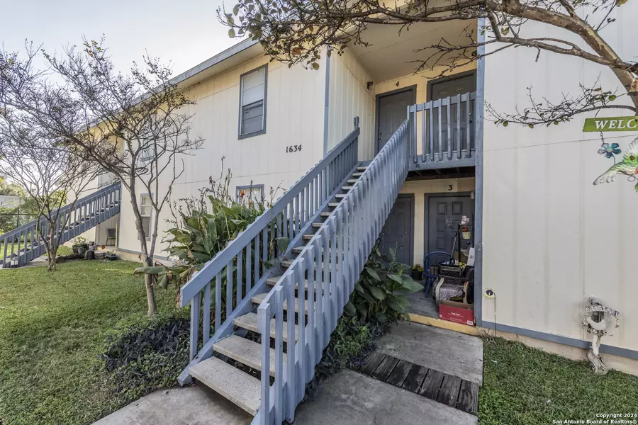 1634 Woodlawn UNIT 2, San Antonio, TX 78201