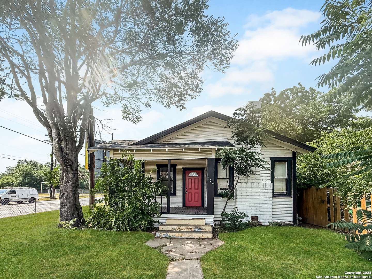 102 Benita, San Antonio, TX 78210