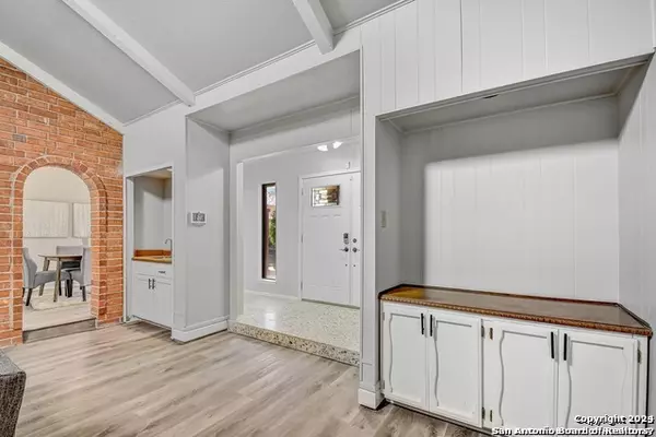 San Antonio, TX 78229-5245,6302 MADELEINE DR