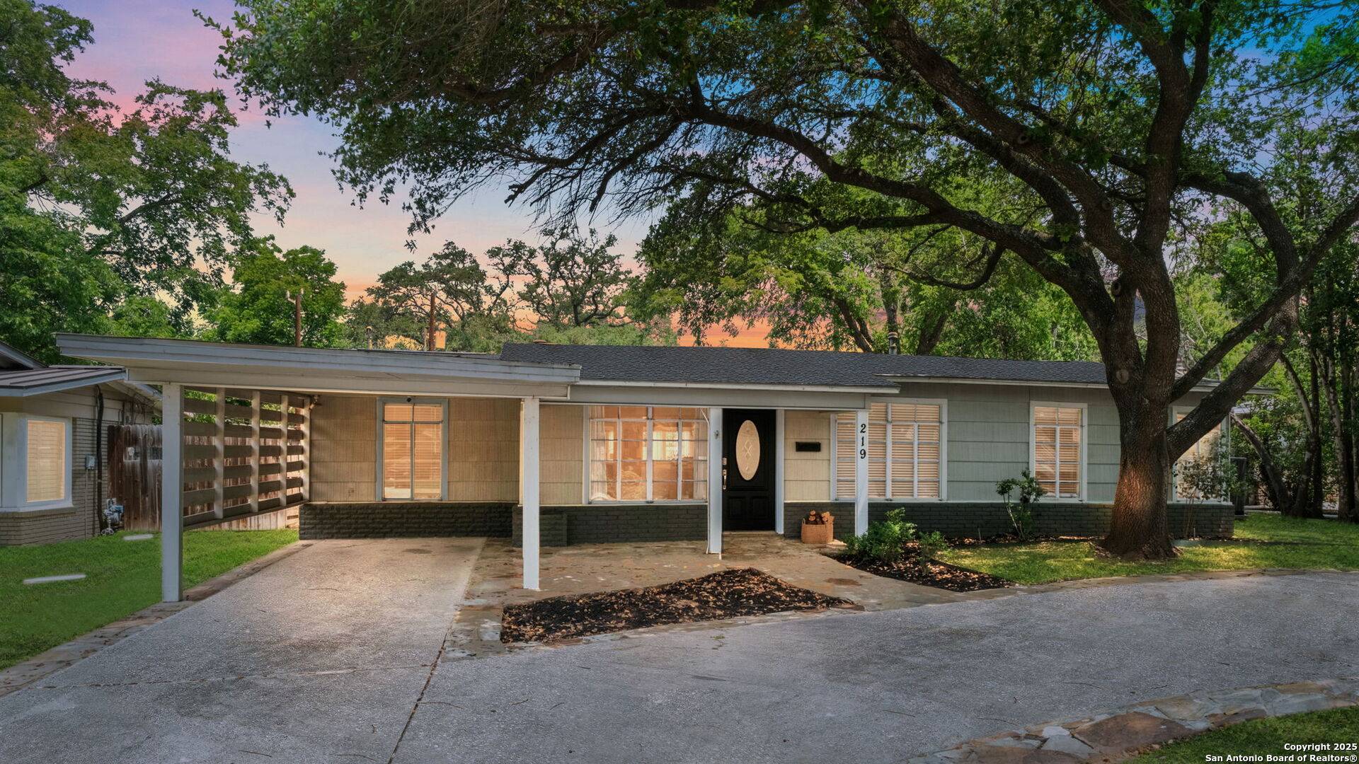 219 Ridgehaven, San Antonio, TX 78209