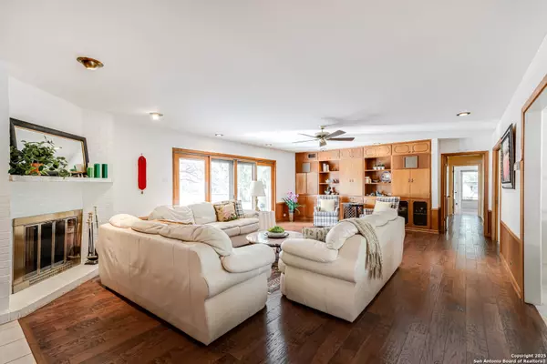 Shavano Park, TX 78231,110 Cliffside Dr