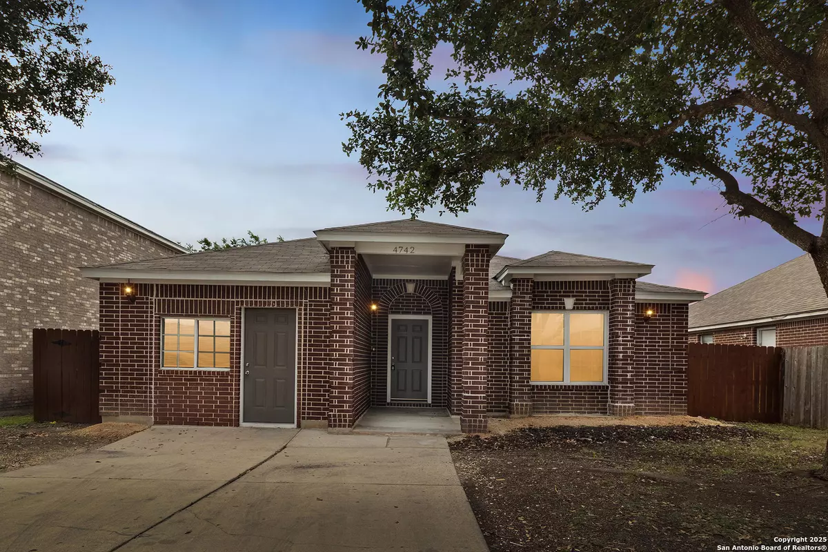 San Antonio, TX 78244,4742 Highland Farm