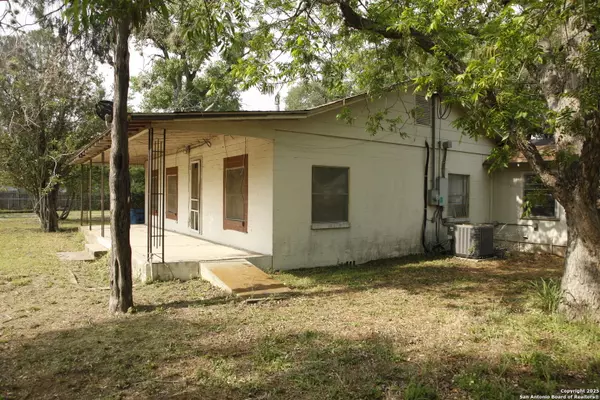 Pleasanton, TX 78064,1413 Martin