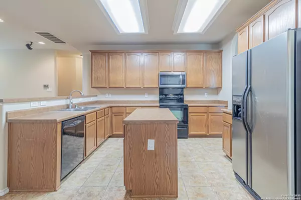 Schertz, TX 78108,2628 Riva Ridge