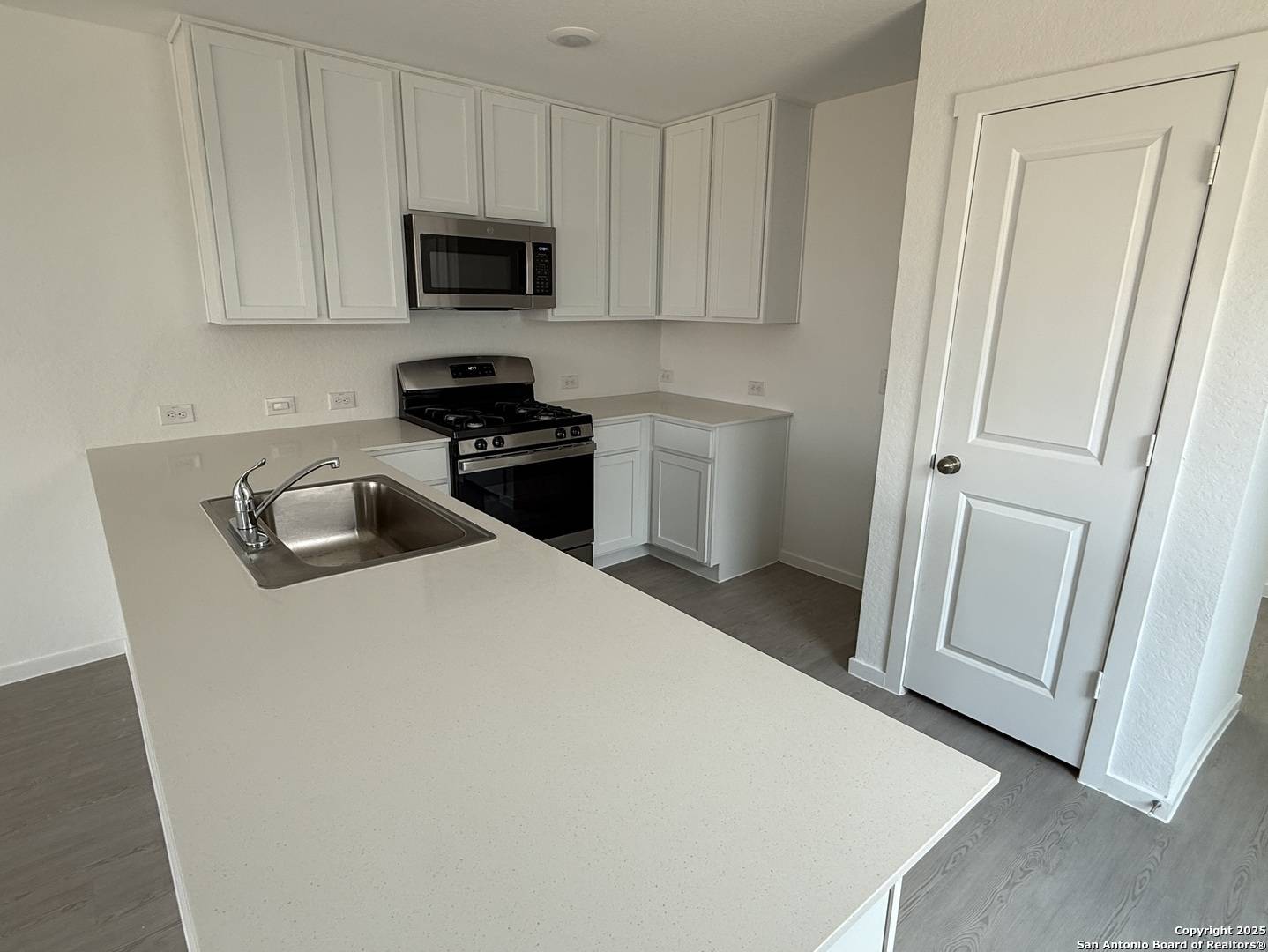 New Braunfels, TX 78130,242 Tahoe Ave