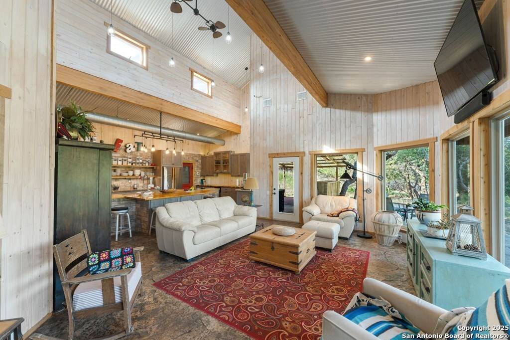 Kerrville, TX 78028,231 Doris Dr
