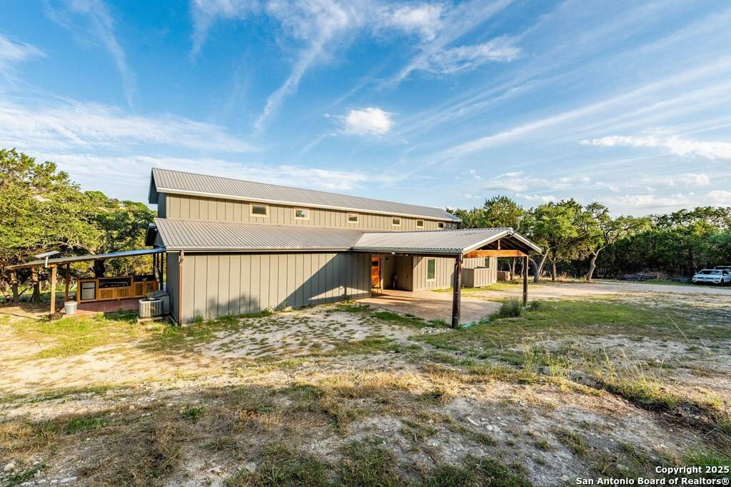 231 Doris Dr, Kerrville, TX 78028