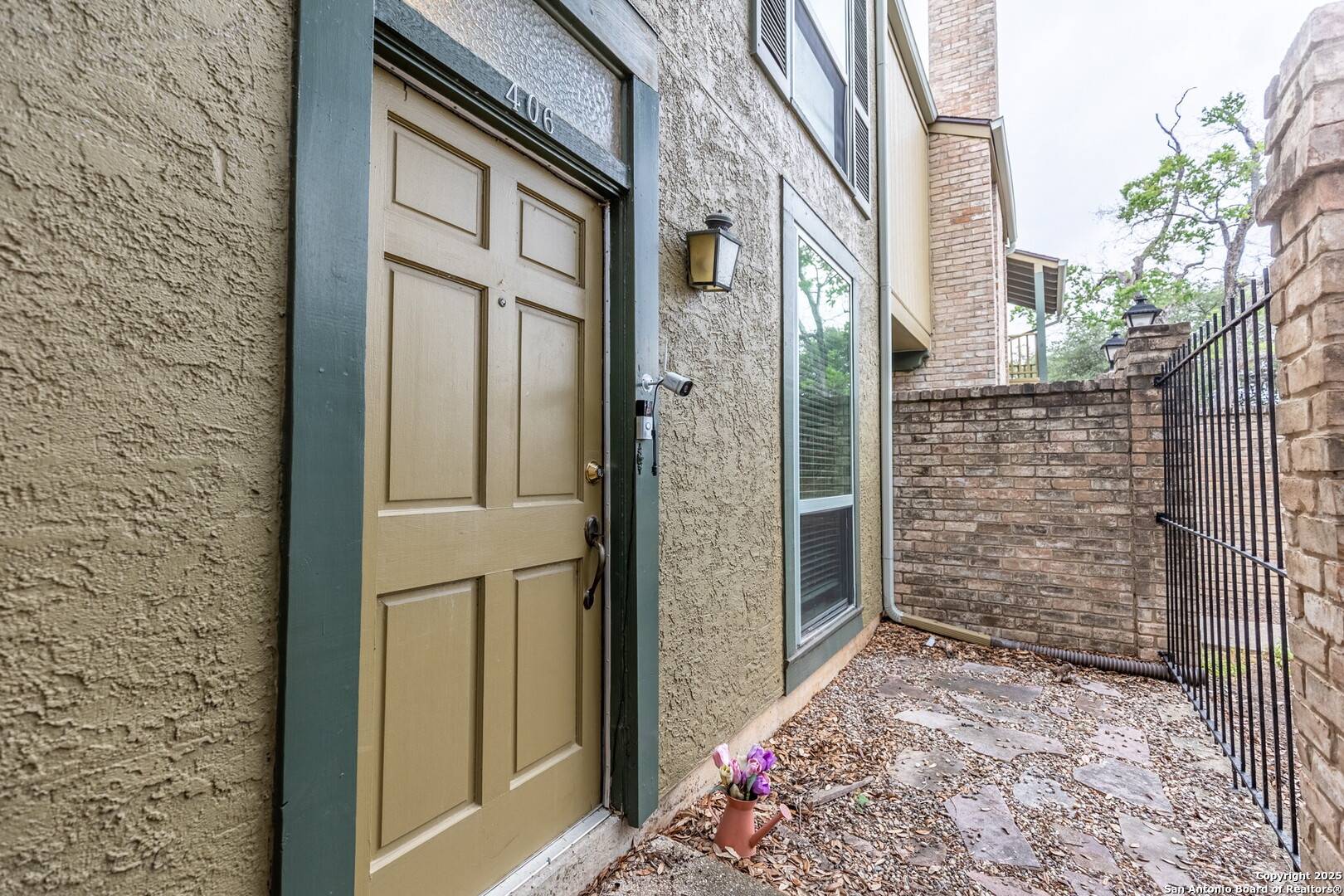 San Antonio, TX 78217,3678 hidden UNIT 406D