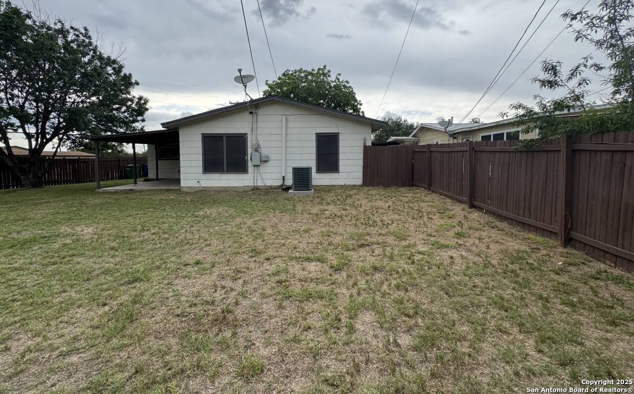 San Antonio, TX 78223,102 Killarney Dr