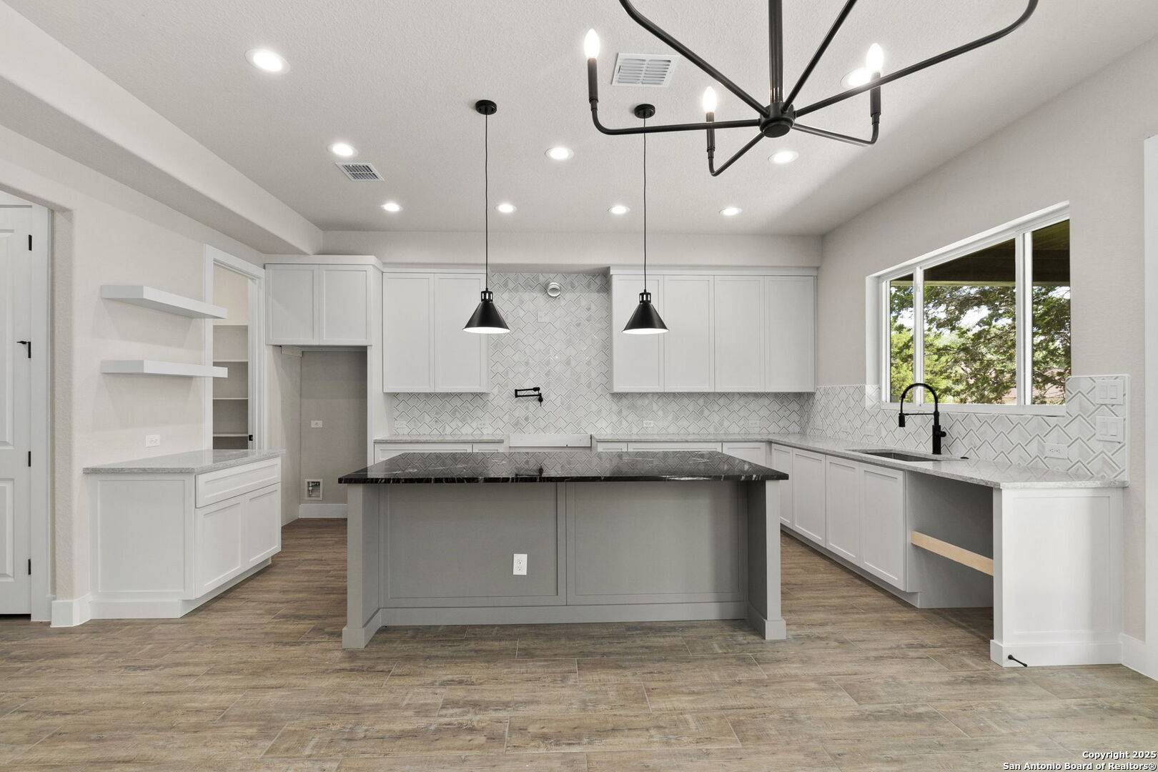 Wimberley, TX 78676,1 Squaw Circle