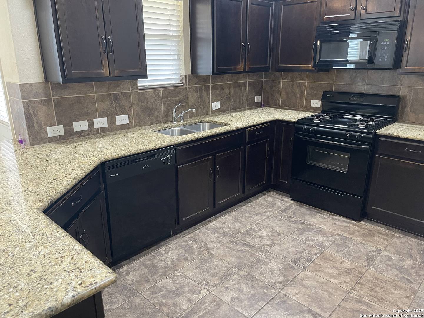 Schertz, TX 78154,12242 Bening Vly