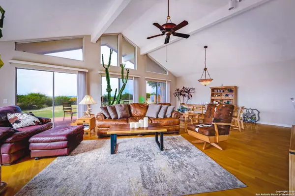 Wimberley, TX 78676,1231 Montell